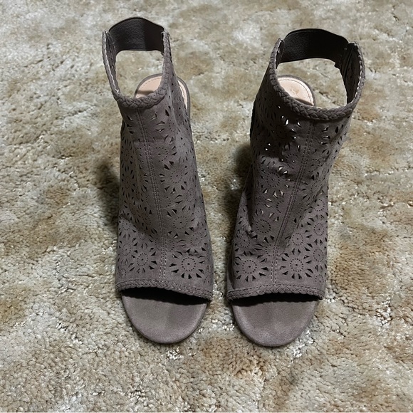 Lauren Conrad Heels - Picture 1 of 3